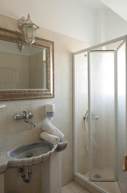 Hotel Begleri Antiparos Town Quarto foto